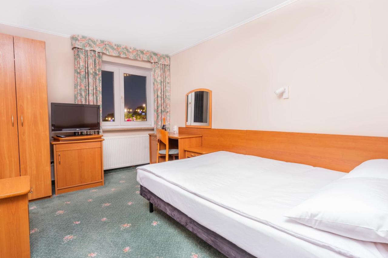 Hotel Victory Home Варшава Экстерьер фото