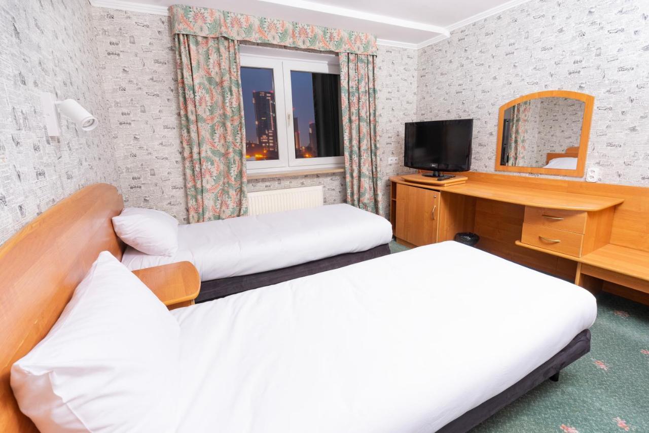 Hotel Victory Home Варшава Экстерьер фото