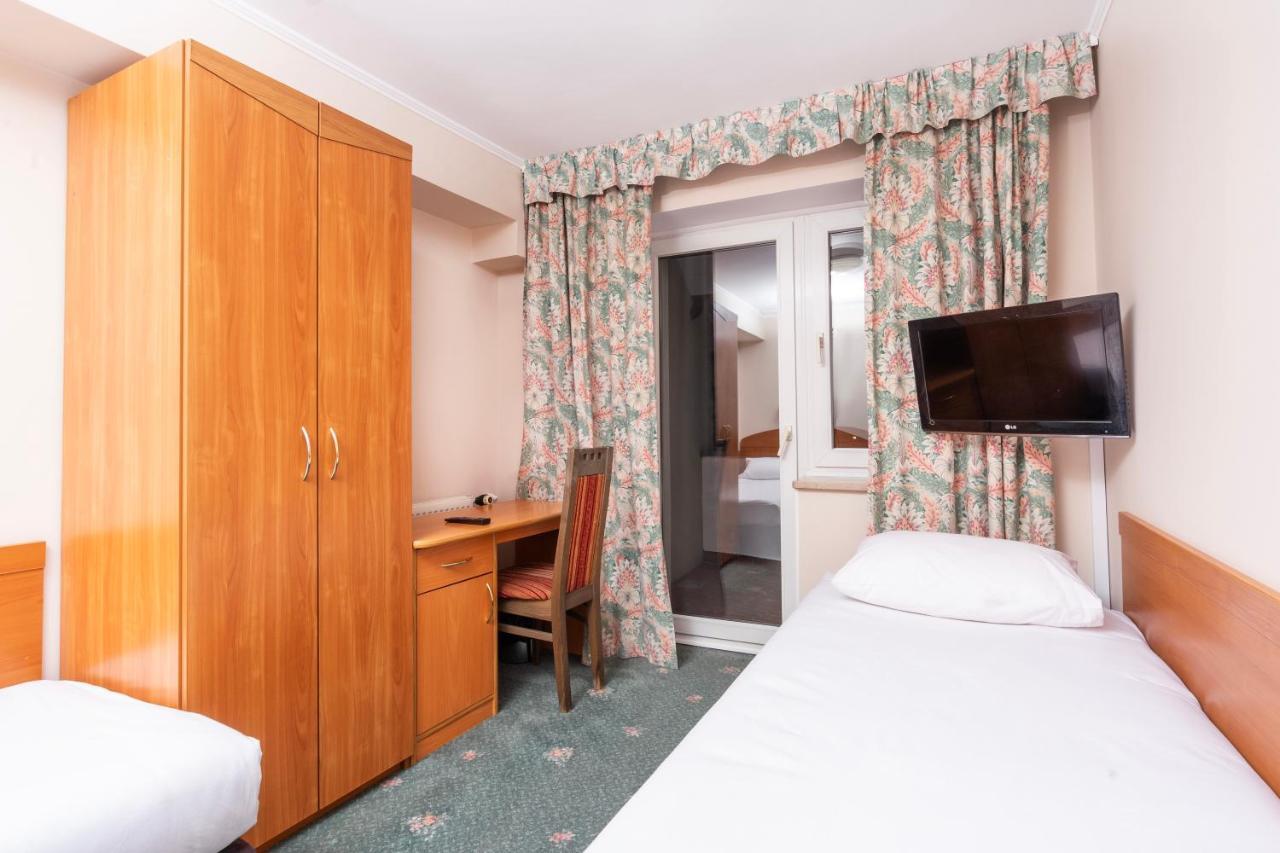 Hotel Victory Home Варшава Экстерьер фото