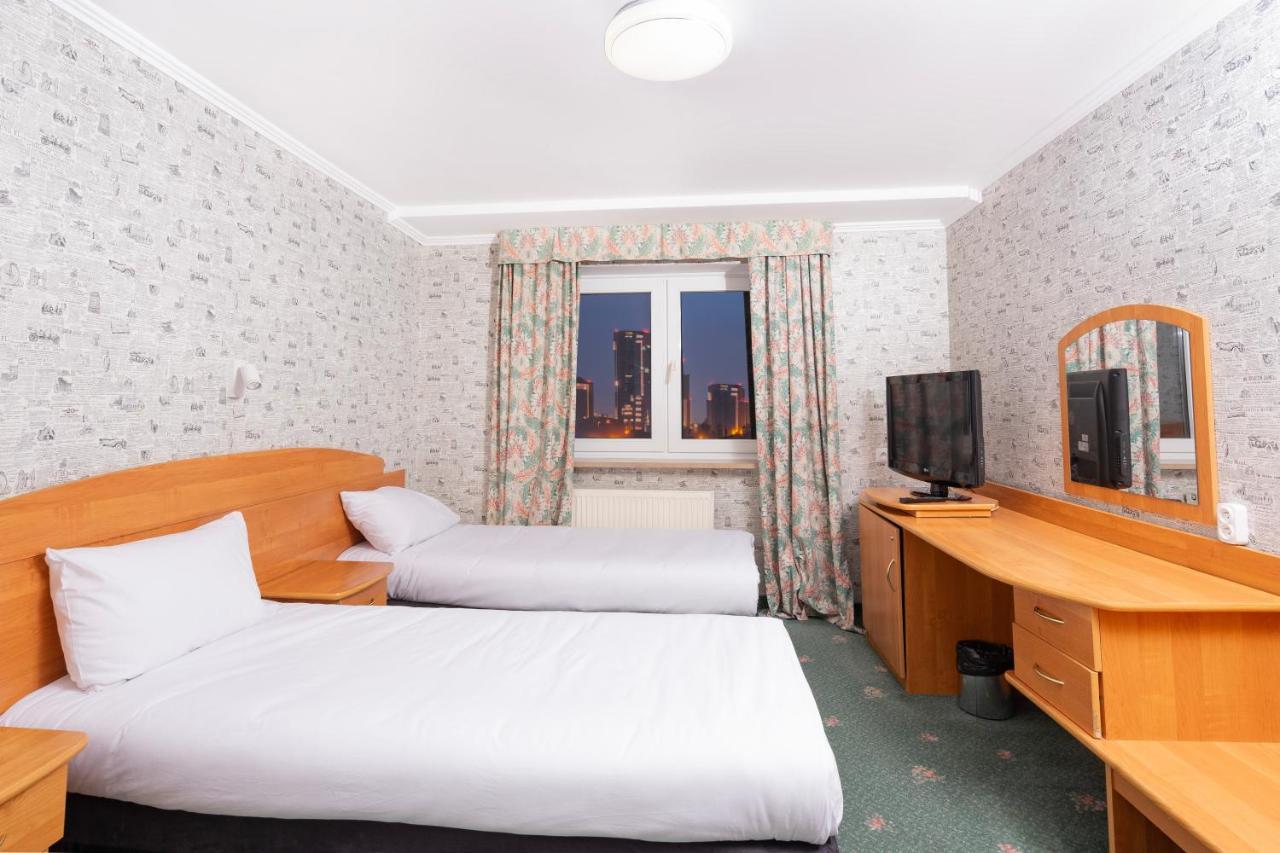 Hotel Victory Home Варшава Экстерьер фото