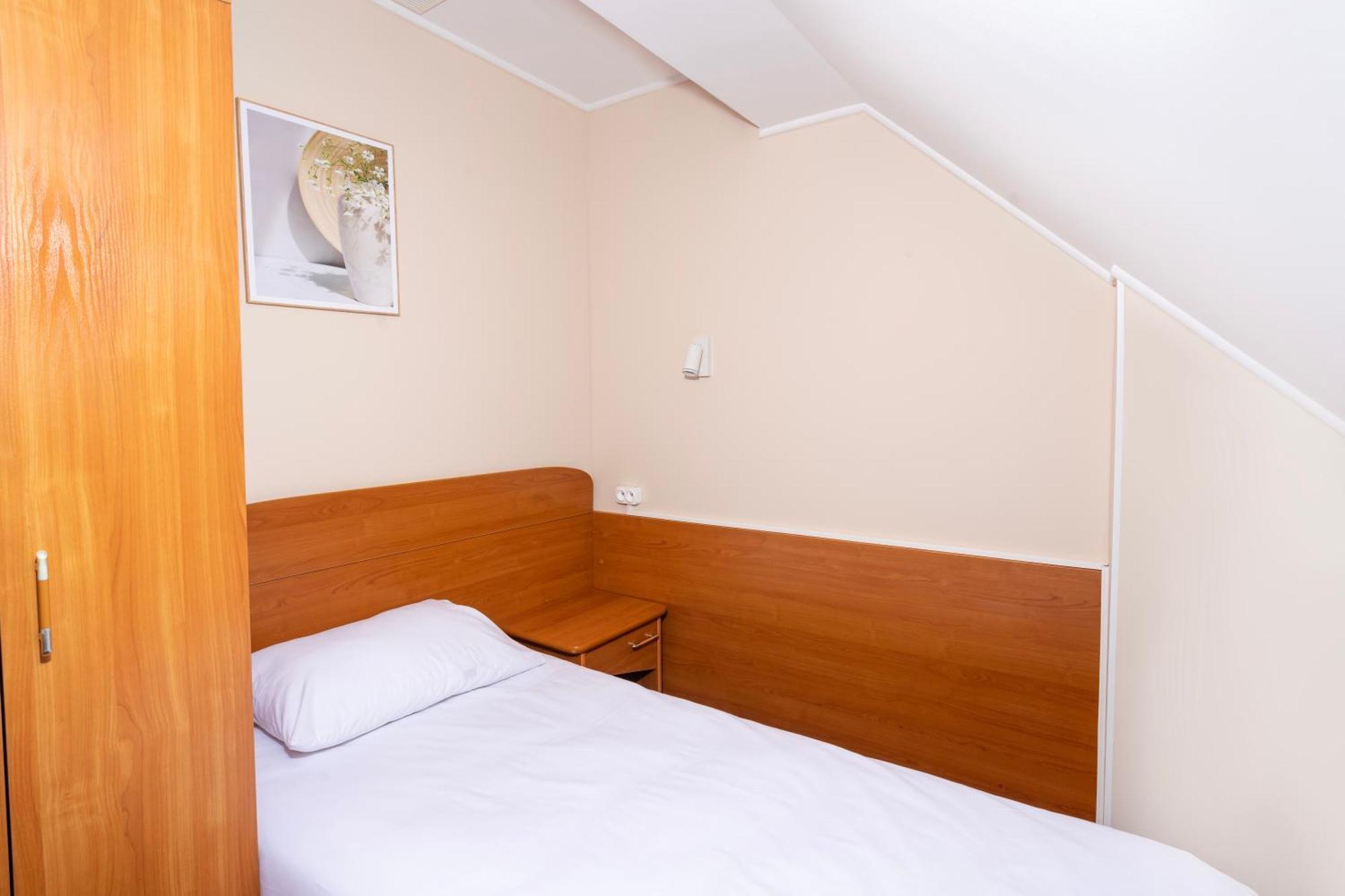 Hotel Victory Home Варшава Экстерьер фото