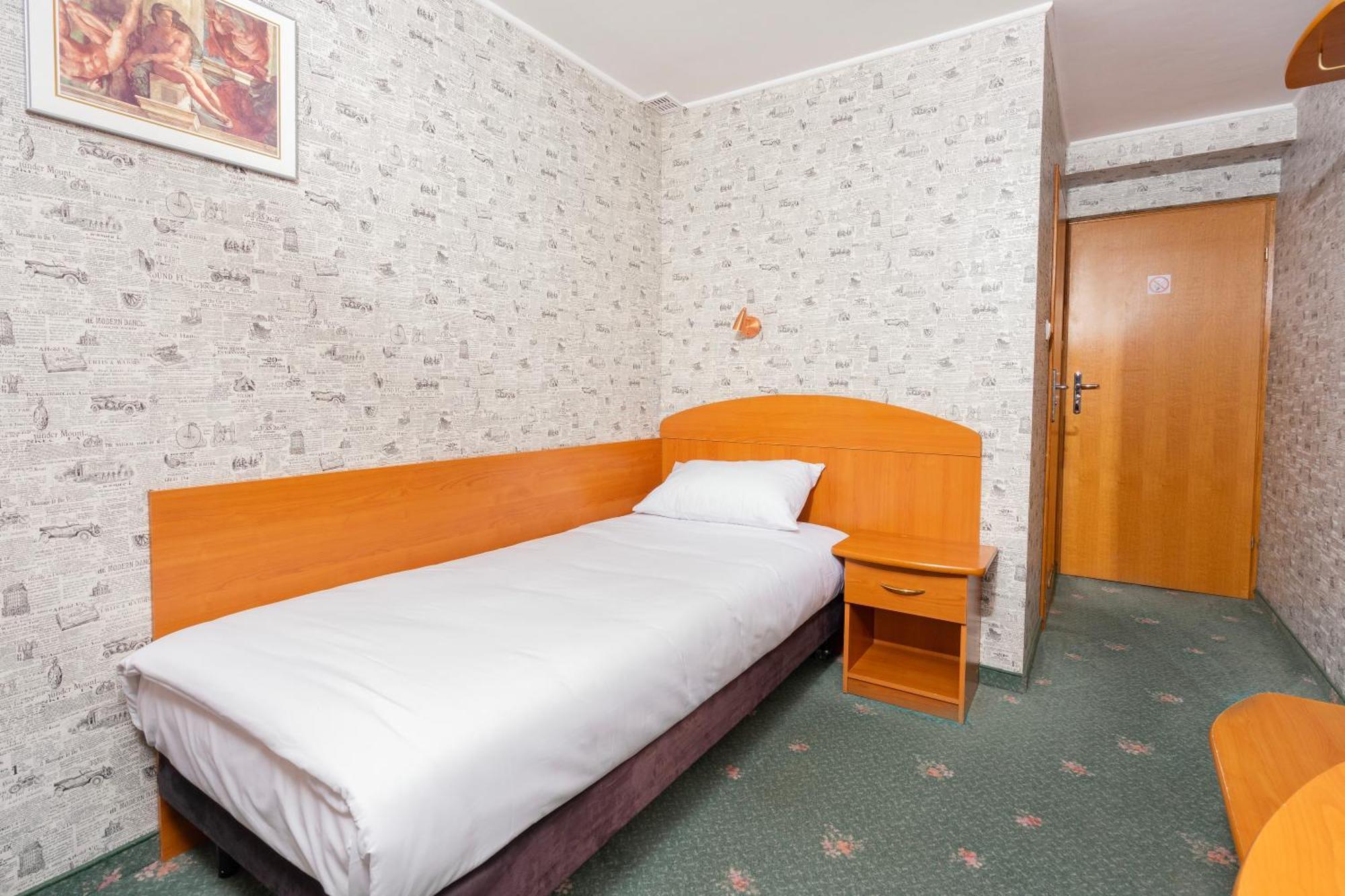 Hotel Victory Home Варшава Экстерьер фото
