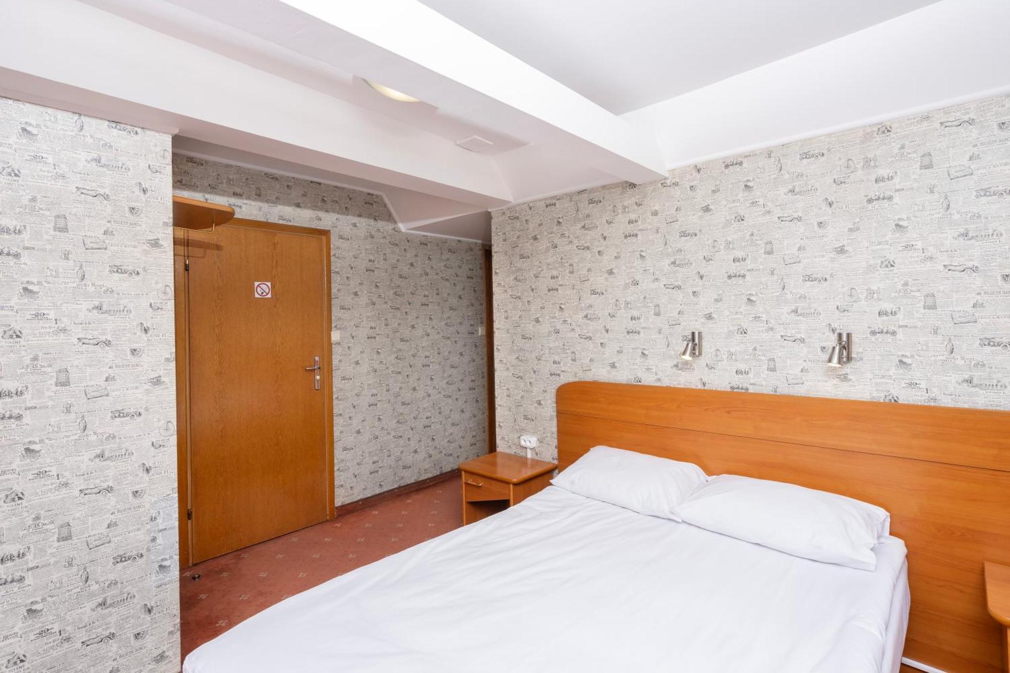Hotel Victory Home Варшава Экстерьер фото