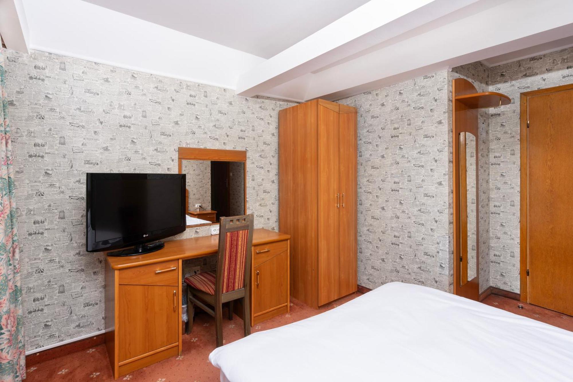 Hotel Victory Home Варшава Экстерьер фото